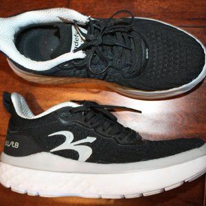 GRAVITY DEFYER XLR8 $120 Shoes 7 M Running Walking Athletic Black White Women's
